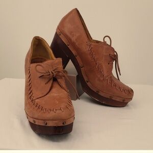 Anthropologie Latigo Women’s Leather Wren sienna brown lace up heel. S:8